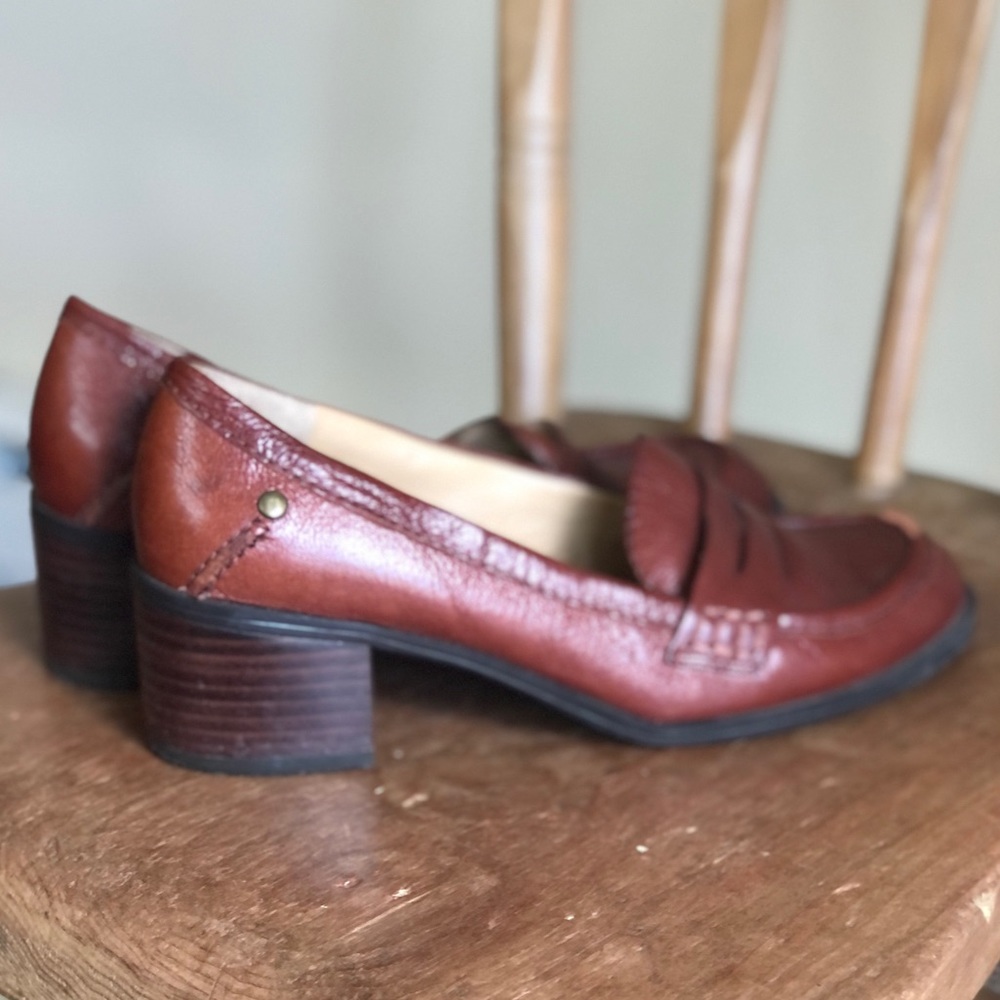 Vintage Nine West heeled loafer